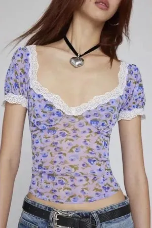 Urban outfitters Floral top women’s new thumbnail 1