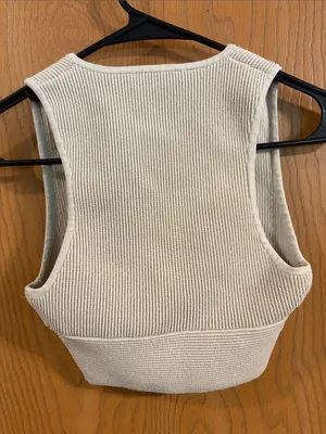Aritzia Babaton Cream Sculpt Knit Deep V-Neck Cropped Tank XS thumbnail 6