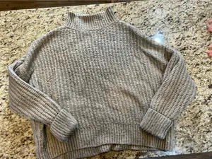 Sweater thumbnail 1