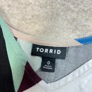 Torrid Geometric Colorblock Camisole Top Womens Sz 0 Multicolor V-Neck‎ Cami EUC thumbnail 3