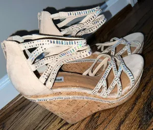 Wedge Heel Size 8.5 thumbnail 1