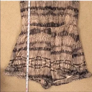 ✨ ASTR Lace patterned Surplice romper ✨ thumbnail 7