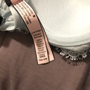 Victoria's Secret bra thumbnail 3