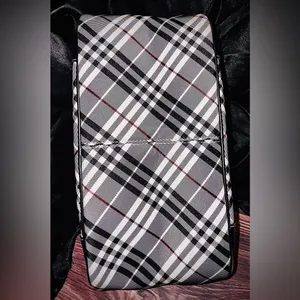 AUTHENTIC BURBERRY CHECK HANDBAG 🖤 thumbnail 2