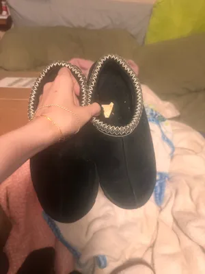 UGG Slippers thumbnail 3