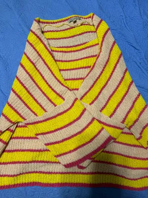 Oversized Cropped Sweater Size XL thumbnail 1