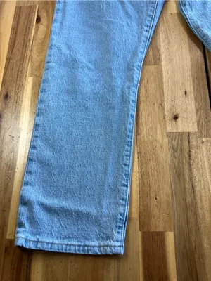 Levi’s 501 Original Fit Jeans W31 L26 Light Wash Button Fly Straight Leg thumbnail 3