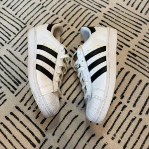 Adidas Superstar White Black Leather Shell Toe Sneakers Women’s 8 thumbnail 4
