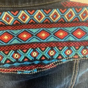 Maurices Dark Wash Short Button Up Jean Jacket Aztec‎ Embroidery Detail Size M thumbnail 3
