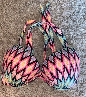 Swim Top thumbnail 1