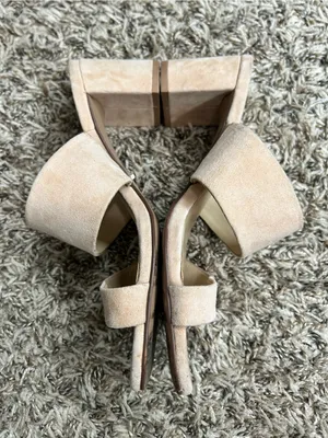 42 Gold Suede Block Heels Sz 7 thumbnail 5