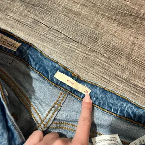 LEVI’S Wedgie Icon Fit Jeans in Jive Taps thumbnail 5