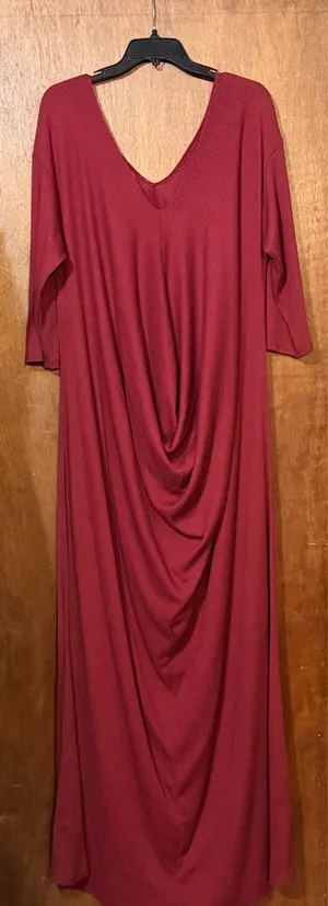 Livd 1x Burgundy V neck maxi dress thumbnail 1