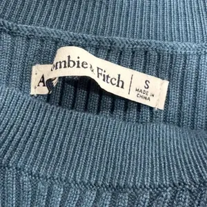 Abercrombie and Fitch Blue Ribbed Keyhole Bodysuit Women’s Small thumbnail 3