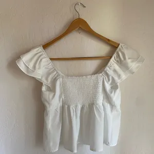 Vestique Cropped Blouse thumbnail 2