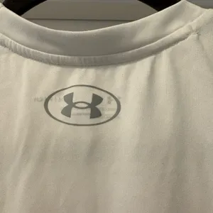Under Armour VA Tech White Loose Fit Shirt Size Small thumbnail 4