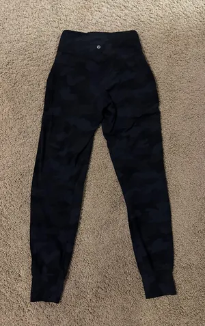 Lululemon Align Joggers thumbnail 2