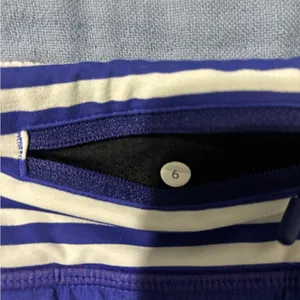 Women’s Lululemon blue skort size 6 thumbnail 4