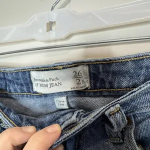 Abercrombie And Fitch Curve Love Mom Jean Distressed Size 26 2 Regular thumbnail 2