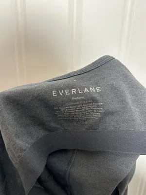 Everlane Perform Tank Top Cropped Grey size medium  thumbnail 3
