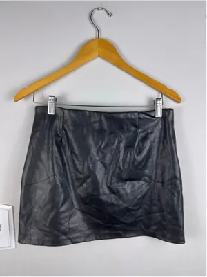 Zara Black Faux Leather Draped Mini Skirt M Vegan Leather Ruched Goth Glam thumbnail 5