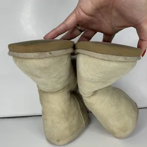UGG Australia Size‎ 6 Boots Classic Short Beige Suede Leather Sheepskin Women’s thumbnail 5