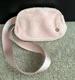 Lululemon Belt Bag Fleece thumbnail 1