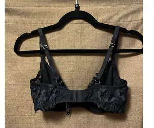 Victoria's Secret Lace Unlined Plunge Bra Black Size 34D thumbnail 6