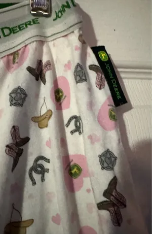 John Deere juniors pajama lounge pants are a size 11-13 years. thumbnail 5