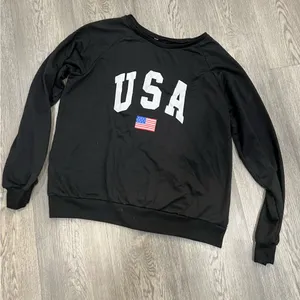 Women’s Black USA American Flag Size Medium Sweater thumbnail 1