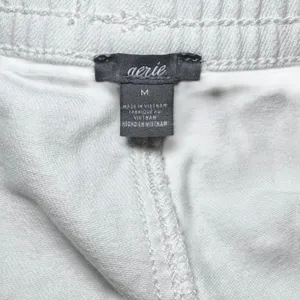 Aerie Pull On Elastic Waist Distressed Cut Off White Denim Shorts Medium 3 Inch thumbnail 4