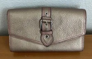 Vtg Wilsons Leather Bifold Wallet For‎ Women Leather Rose Gold Tone thumbnail 1
