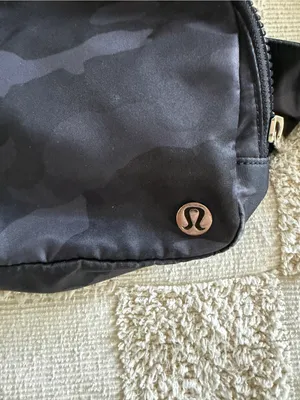 lululemon athletica Black Camo Everywhere Belt Bag thumbnail 2