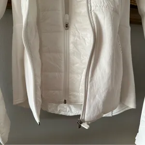 Lululemon Another Mile Puffer Hooded Jacket White Size 4 NWT thumbnail 10