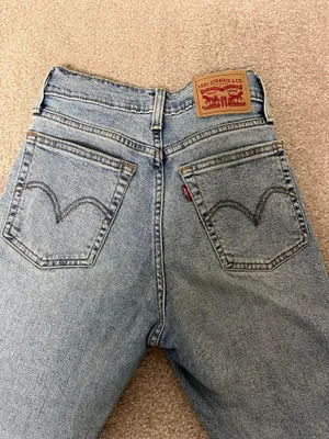 Levi’s Wedgie Straight Jeans thumbnail 4