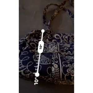 Vera Bradley Navy And White Floral Print Twirly Bird Pattern Zip Up Tote Bag thumbnail 16