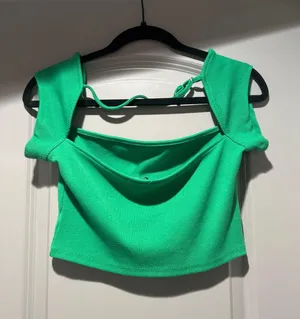 Green Crop Top Size M thumbnail 2