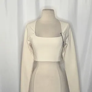 NWT!! GIRLFRIEND COLLECTIVE Kinsley Ivory Long Sleeve Cropped‎ Top Medium thumbnail 3