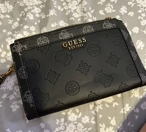 Guess Wristlet thumbnail 1