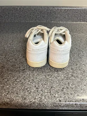 Women’s White Athletic Sneakers - Classic Low-Top Design thumbnail 8