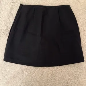 Abercrombie Black Asymmetrical Skort thumbnail 4
