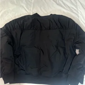 Black puffy bomber jacket forever 21  thumbnail 3