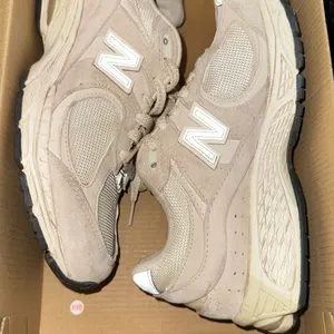 New Balance 2002R Beige/Tan Sneakers thumbnail 3