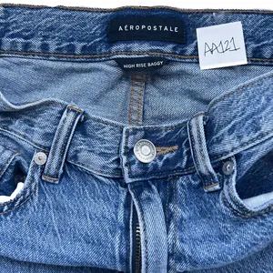 Aeropostale High Rise 90s Baggy Jeans Women’s Size 4 Blue Distressed Ripped thumbnail 5