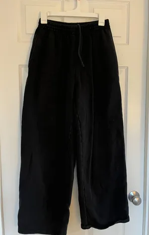 SKIMS Sweatpants thumbnail 1