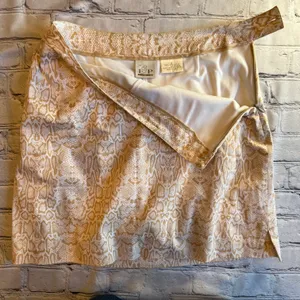 E.P. Pro Skort Tennis Golf Shorts Skirt Gold Snakeskin Print Size 6 thumbnail 9