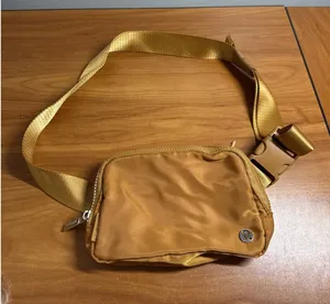 Lululemon Gold Zip Waist Pack One Size Adjustable w/2 Pockets 1L Nylon Unisex thumbnail 1