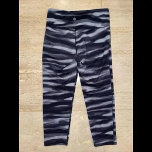ATHLETA Capri Cropped Pants‎ Athletic Yoga Run Black Gray S thumbnail 3