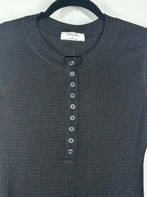 Black Long-Sleeve Waffle Henley Top - Women's Large thumbnail 4