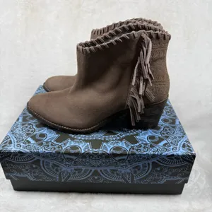Extrafine Sugar Rachel Taupe Suede Western Fringe Ankle Booties Womens 9.5 thumbnail 6